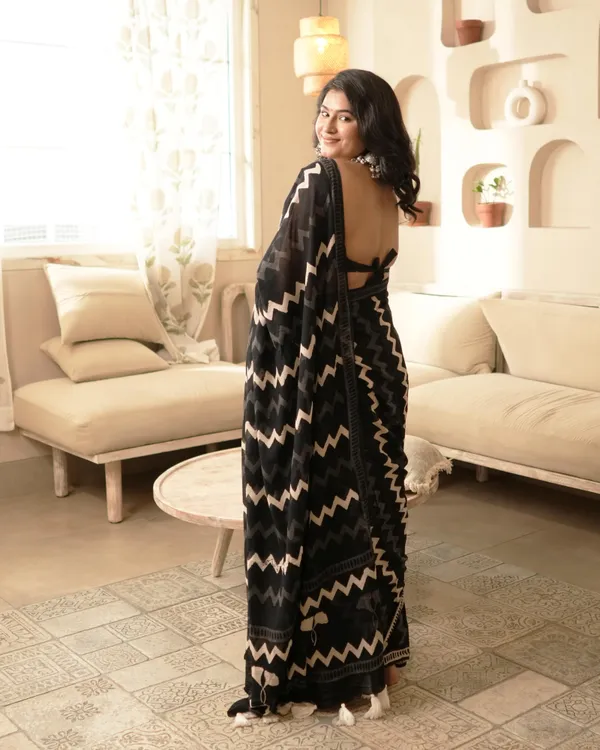 Multicolour_Cotton_Wave_Hblock_Print_Moonga_Saree_With_Tassels_For_Women
